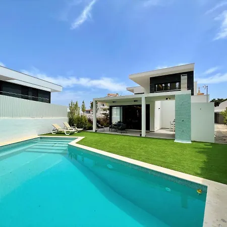 Amazing With Pool By Homing Villa Portimão