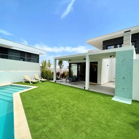 Amazing With Pool By Homing Villa *