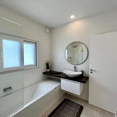 Villa Amazing With Pool By Homing Portimão
