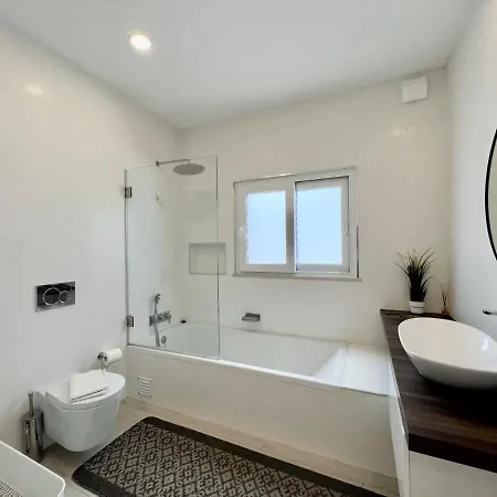 Amazing With Pool By Homing Villa