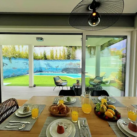 Villa Amazing With Pool By Homing Portimao