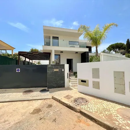Villa Amazing With Pool By Homing Portimao